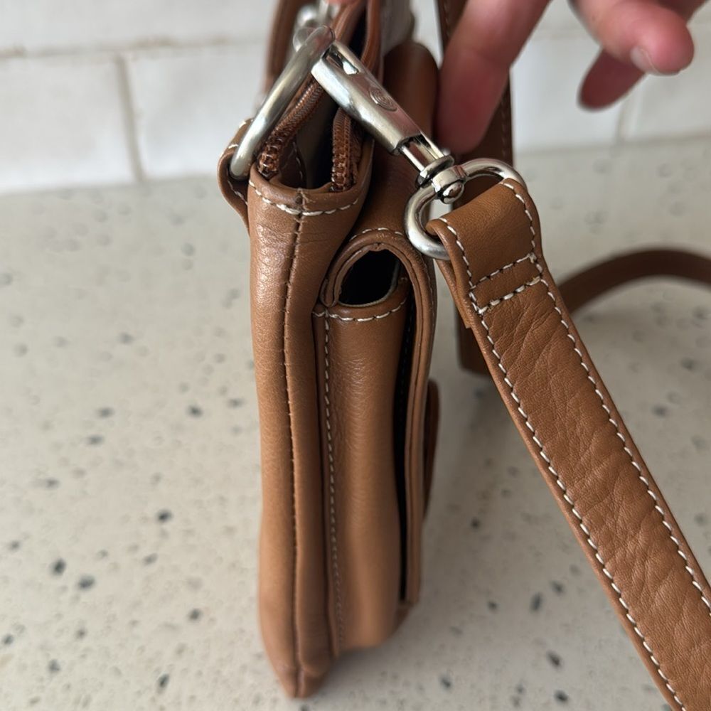 Tignanello Genuine Brown Leather Crossbody Travel Casual Shoulder Bag Versatile - Picture 8 of 13